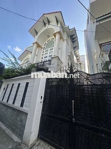 🏤🏤 SIÊU PHẨM BIỆT THỰ  220m2 x 3 Tầng- 🏆🏆 chỉ 25 Tỷ
 Ô Tô VÀO NHÀ