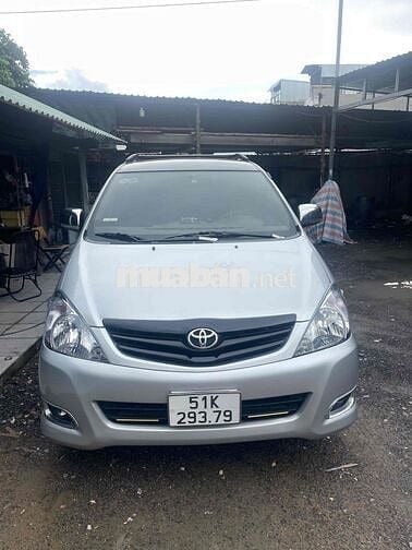 Toyota Innova 2010 - 123456 km