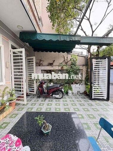 bán nhà mặt tiền gần chợ dĩ an bình dương