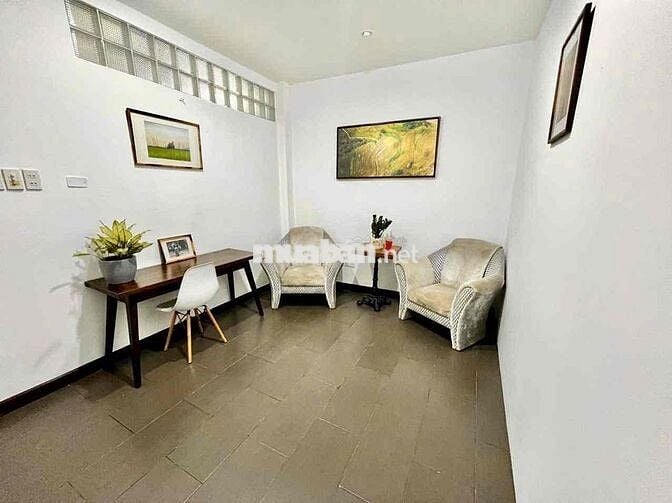 Căn hộ 1Pn nội thất cao cấp, 1phòng khách rộng, sofa lớn, gần Quận 1,3