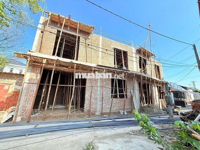 Nhà 3 tầng Văn Lâm, Hưng Yên sát VIN2. đường oto vào giá nhỉnh 2 đồng