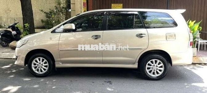 Toyota Innova 2014 2.0G - 175000 km