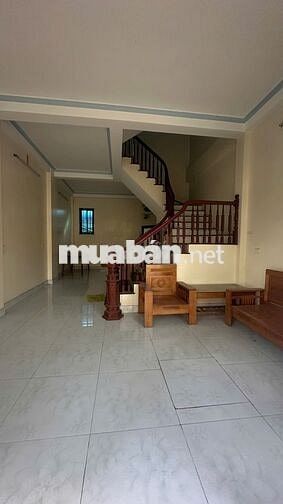 Bát Khối- Nguyên Căn - 40M2× 3Tầng - 4 Ngủ - Ô Tô Đỗ Cửa- 6,5Tr