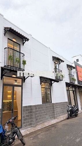 Nhà MT 8M khu phân lô Hưng Phú giá chỉ 2T880, tiện kinh doanh.