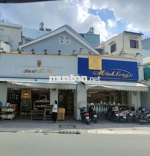 Cho thuê nhà mặt tiền 12m, DT 160m2, quận 3 vị trí đẹp