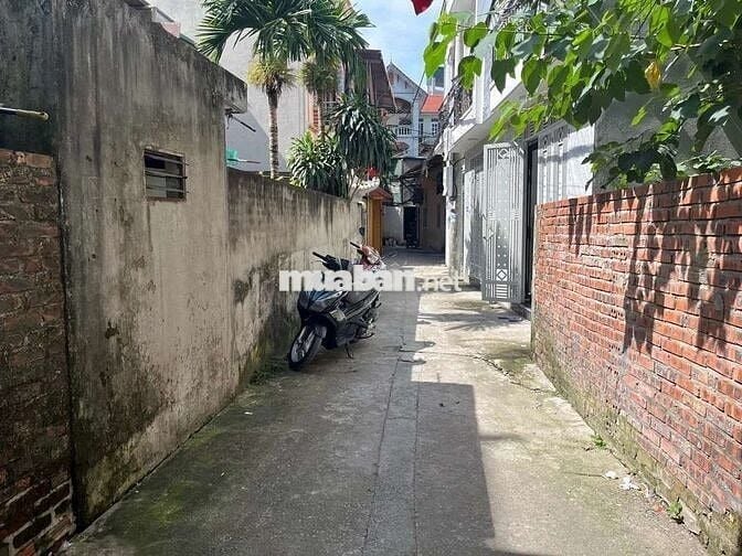 BÁN ĐẤT TẶNG NHÀ , PHƯỜNG KIẾN HƯNG , QUẬN HÀ ĐÔNG