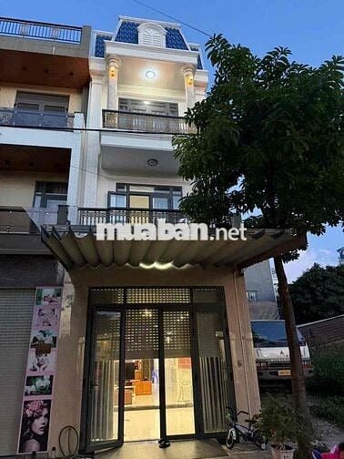 Cần bán nhà 3 lầu khu dân cư đồng bộ cao cấp