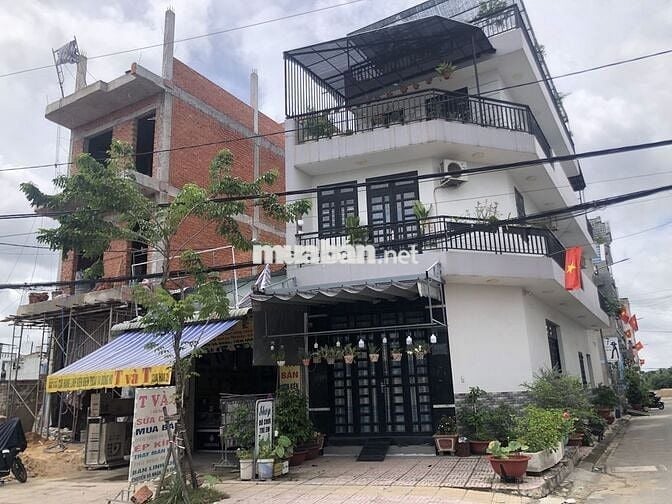 BÁN ĐẤT MẶT TIỀN ( 4,6 * 24 = 110,4m² , có 92m² ODT , có nhà cấp 4. )