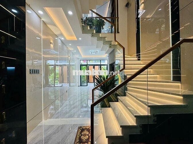 CHO THUÊ NHÀ MẶT TIỀN PHẠM THẾ HIỂN  1 trệt 1 lầu 2 PN - Sân Oto