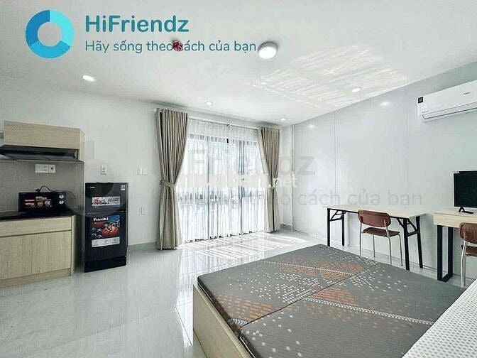 CĂN HỘ FULL NỘI THẤT - GIÁP QUẬN 1, MỚI 100% - THANG MÁY
