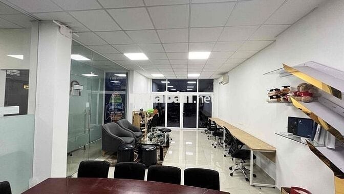 200m2 Mặt bằng lầu 1 Đường Hoà Bình(Đối diện Đầm Sen)