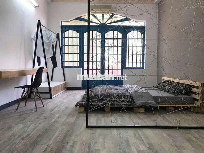 Studio 1 pn tách bếp có full nội thất có ban công  10p ra tới quận 1