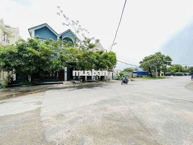 BÁN GẤP BIỆT THỰ VỚI DT LỚN FULL THỔ 368M2.