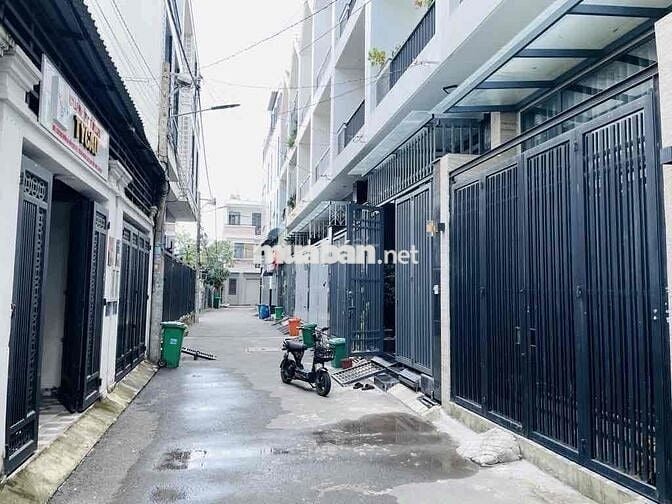 Nhà mới đẹp hẻm xe hơi chỉ một căn ở Hiệp Bình Phước