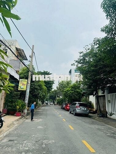 MTKD Lê Lâm, DT 8 x19,5m giá 17,8 tỷ TL chính chủ