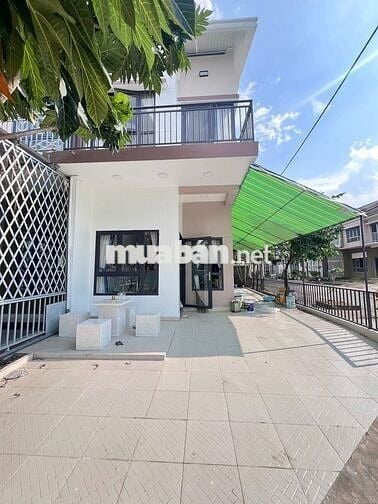 Cho thuê căn góc 2 tầng, 2PN, full nội thất tại Oasis, Mỹ Phước