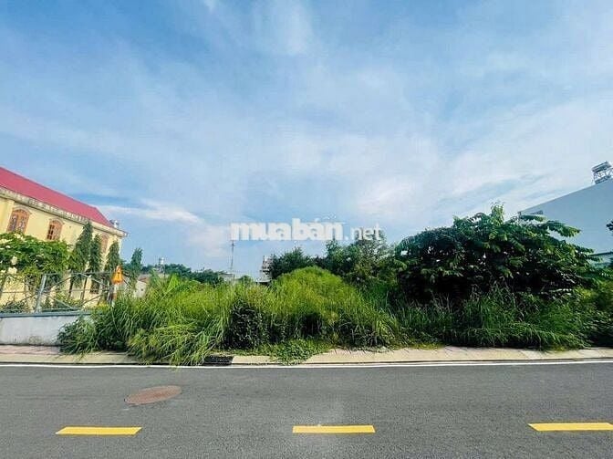 CHỦ NGỘP CẦN BÁN GẤP LÔ ĐẤT THỊ TRẤN CỦ CHI FULL THỔ CƯ 200m2 giá640tr