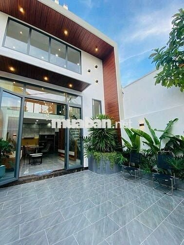 Cho thuê nhà phố 3PN full nội thất mới có sân vườn thoáng mát