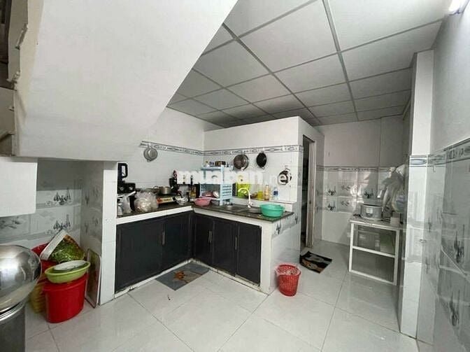 Nhà gần trường ng hiền ,di gv gần ,3pn 2wc