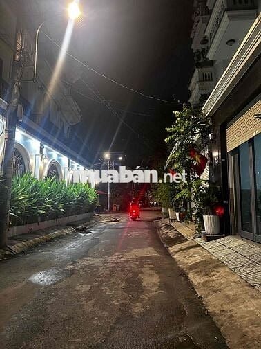 Bán Nhà 3 Tầng - Khu DC đồng bộ - huỳnh Tấn Phát - 8x11 - 7.x tỷ