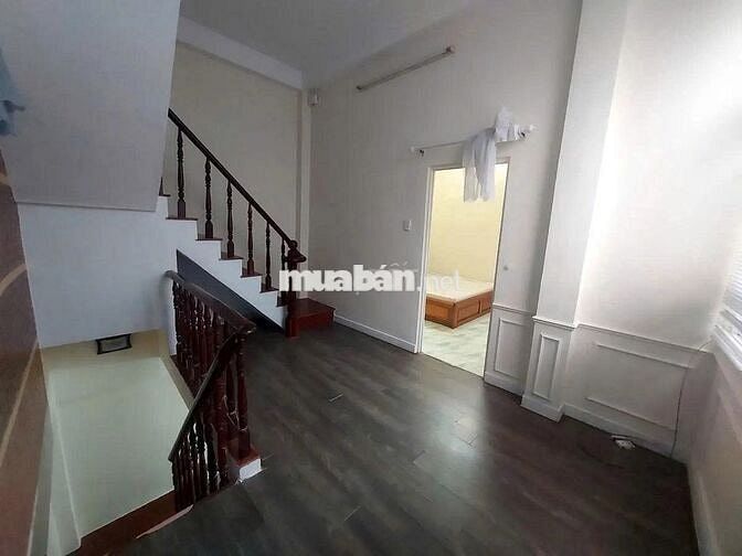 BÁN NHÀ ĐẸP Q1 – CÁCH 1 CĂN RA MẶT TIỀN TRẦN KHẮC CHÂN- NGANG 6M