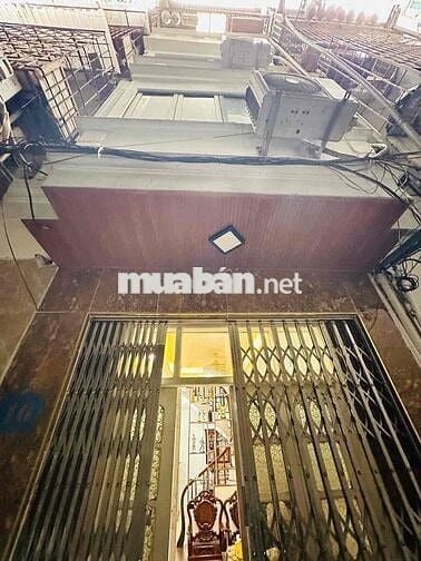 BÁN NHÀ NGUYỄN KHANG NGÕ NÔNG GẦN PHỐ, SÁT HỒ TẶNG NỘI THẤT Ở NGAY