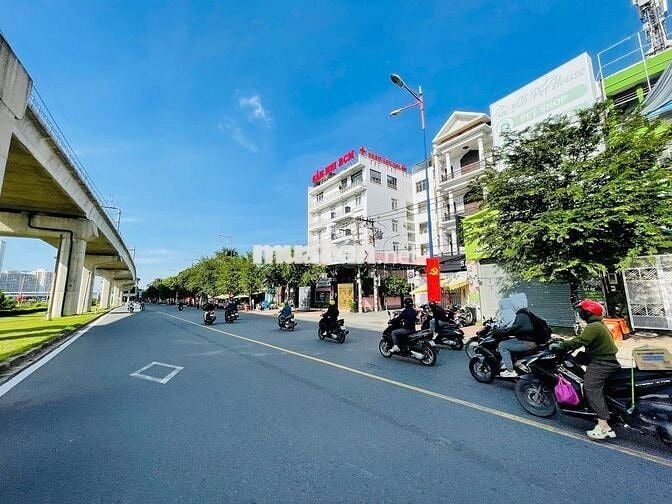 Cực hiếm! Nhà 7x18m  trung tâm Trường Thọ chỉ vài bước ra Ga Metro TĐ!
