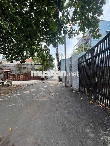 Phòng trọ có gác suốt DT sử dụng cỡ 20m2 sẵn máy lạnh, gần Đặng Văn Bi