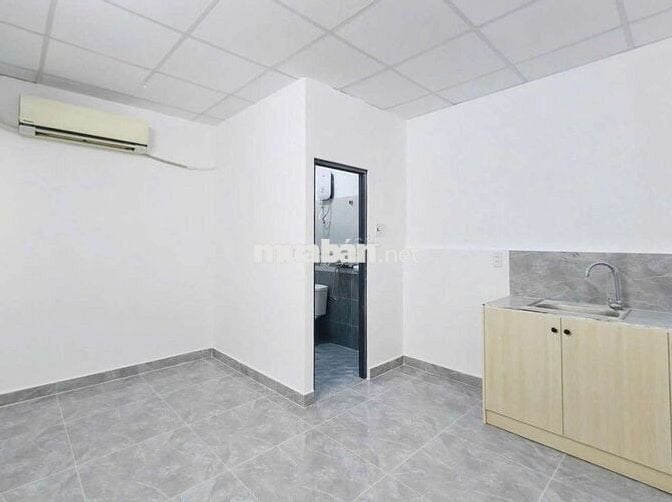 Studio rộng, có cửa sổ thoáng ngay gần HUB,UTE, ngã tư Thủ Đức