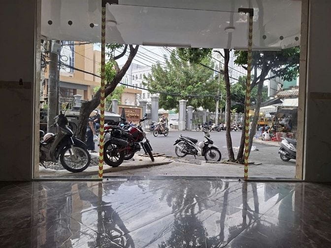 Cho thuê góc 2 mặt tiền, Nguyễn Hậu, Q Tân Phú