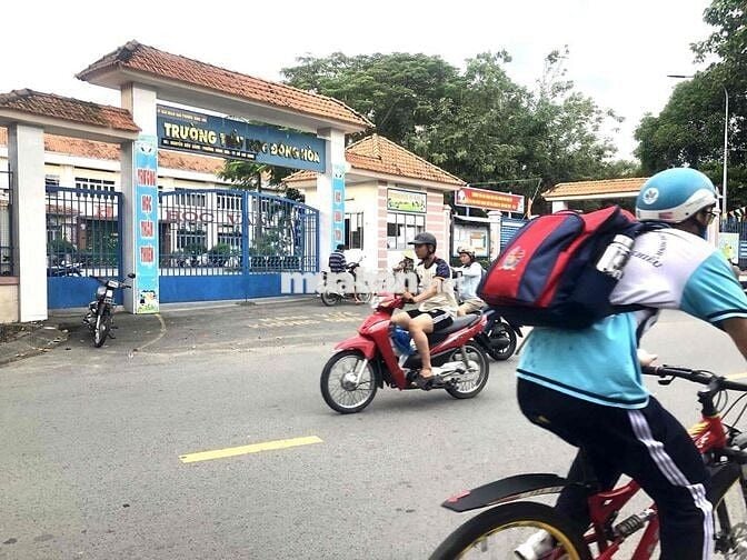 Bán Nhà Lầu Trệt Có: 2pn Bên Trường Học Đông Hoà - Dĩ An