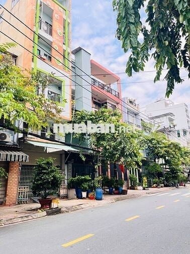 bán nhà hẻm 8m thông Nguyễn Ngọc Nhựt(4x30m 9 Phòng) 8.8 tỷ TL