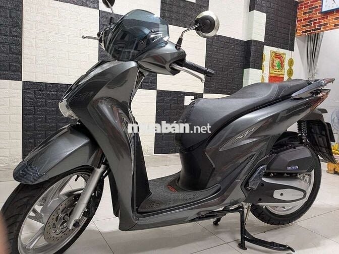 Bán xe SH 125 ,  màu xám rất mới 99% . Chính Chủ