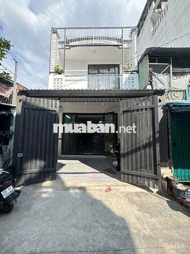 Xe hơi đậu trong nhà, nhà bao đẹp mà rẻ
