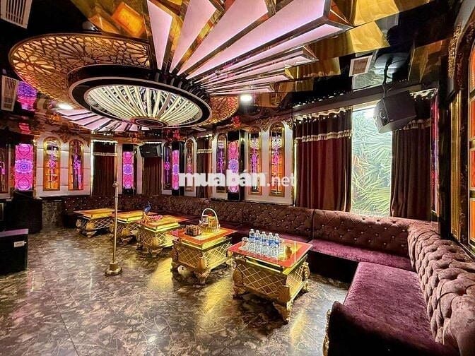 Biệt thự và nhà hàng tiệc cưới 1593m2