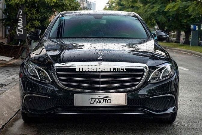 Mercedes E200 Model 2020 - Đen Nâu - 1 chủ