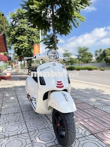 Cần bán vespa gts 150cc 2022 đẹp lướt