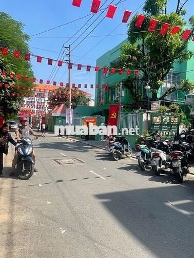 Hot, cho thuê nhà nguyên căn sát trường học Bình Tri Đông