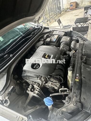 Hyundai Elantra AD số tự động 4 chỗ màu trắng