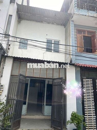 Nhà 1 lầu 2 phòng ngủ 2 tollet.hẻm chợ Bình Thành