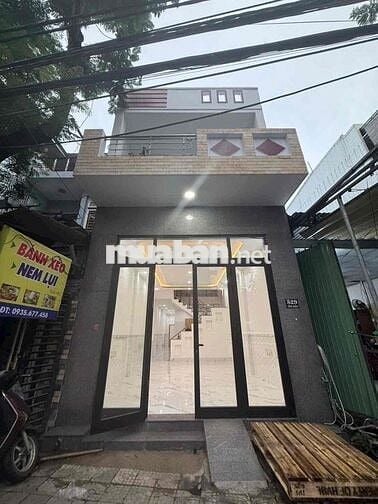 BÁN GẤP NHÀ 2 TẦNG 2 MÊ MẶT TIỀN ĐƯỜNG TÔN ĐẢN