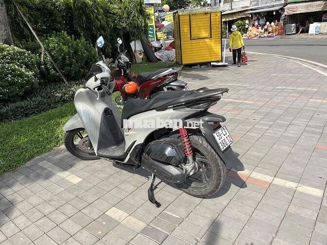 Bán nhanh Honda SH 160i bản Thể Thao xám xi măng