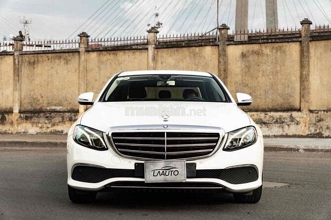 LONG ANH AUTO về Mercedes E200 model 2017