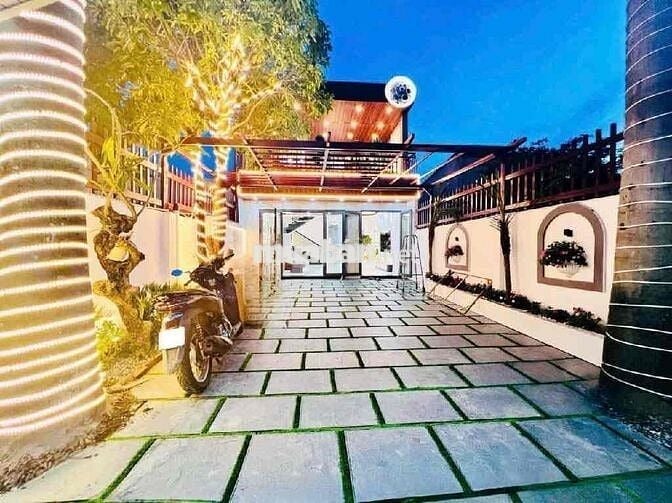 Bán Nhà sân Vườn - Nguyễn Hữu Thọ - HXH - 160m2 - Nhỉnh 8 đồng