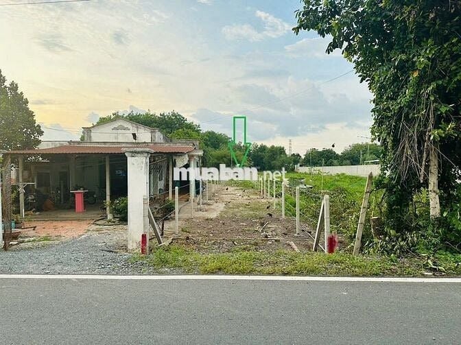 Bán nhanh lô 180m2 giá 1,2 tỷ Đ.Hồ Văn Tắng gần chợ Tân Phú Trung  SHR