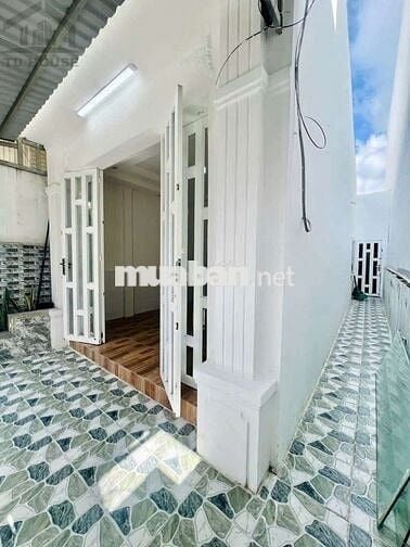 Nhà mớ 2pn 2 máy lạnh hẻm Nguyễn Văn Cừ