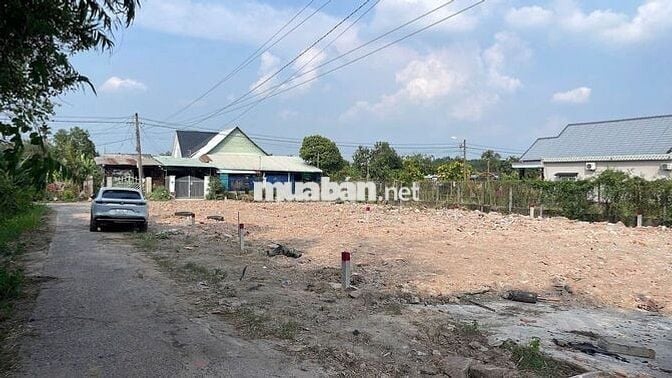 Bán đất 1 sẹc Nguyễn Thị Lắng giá chỉ 590tr SỔ HỒNG RIÊNG dt : 224m