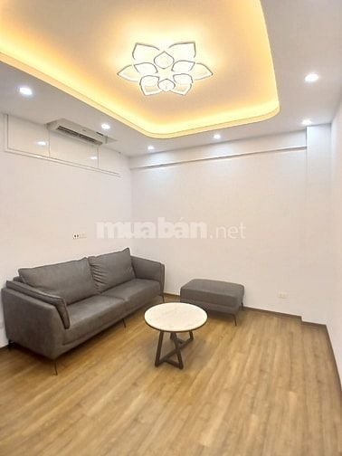 Cho thuê căn hộ 3PN giá 13.5 triệu/th Tòa 335 đường Cầu Giấy. 