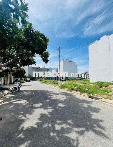 Chủ 9 Cần Bán Miếng Đất Này Để Cho Con Đi Du Học