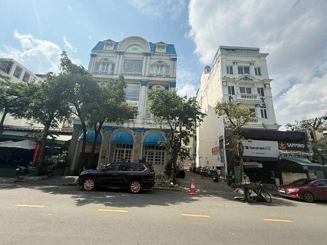 Cho thuê Tòa nhà Văn Phòng Hưng Gia 2 PMH Giá 195 triệu( 7500usd) TL